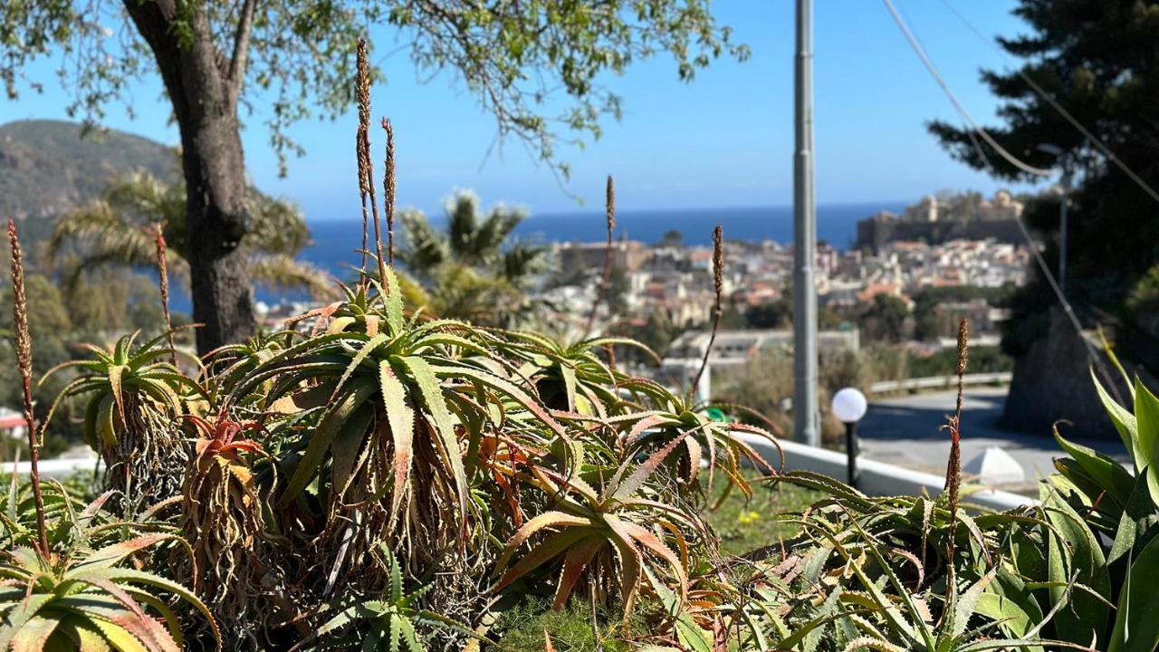 Villa La Milanina Lipari  Bagian luar foto