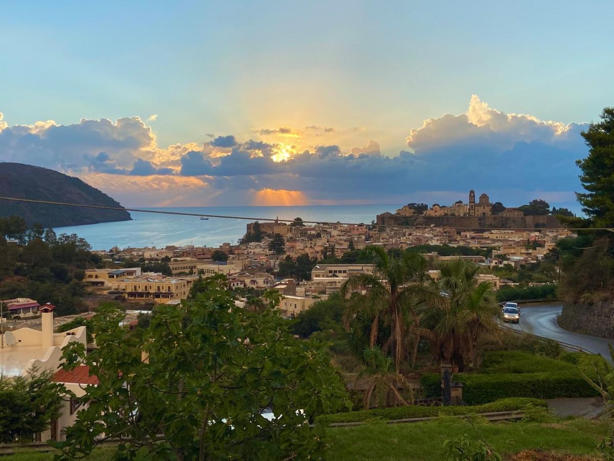 Villa La Milanina Lipari  Bagian luar foto
